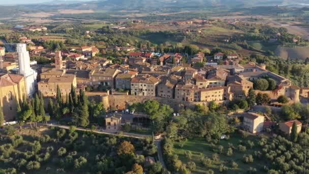 Toscana, Italien. Flygfoto över Pienza en stad och kommun i provinsen Siena — Stockvideo