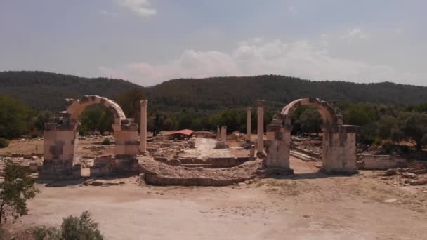 Stratonikeia Ancient City, bekend als City of Gladiators. Northen City Gate en Sacred Road van Stratonicea en Lagina. Mugla, Turkije. — Stockvideo