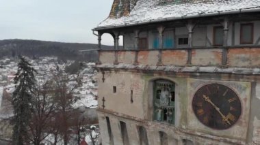  Sighisoara saat kulesi, antik Romanya kenti, Transilvanya.