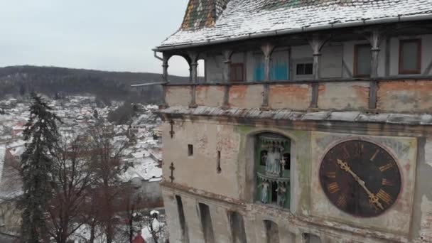 Годинник Сігісоара, стародавнє румунське місто, Трансільванія.. — стокове відео