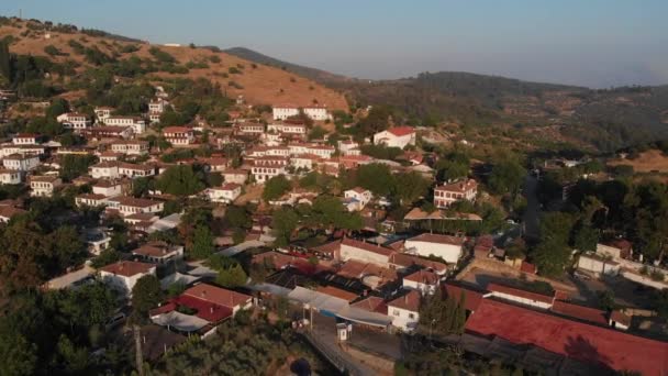 Vesnice Sirince, známá svými historickými domy. Selcuk, Izmir, Turecko. Turecké Egejské pobřeží. — Stock video