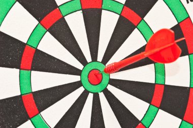 Hedef merkezde ok dartları