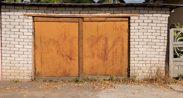 Puertas de garaje oxidadas — Foto de Stock