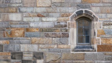 Neo-Gotik tarzı içinde pencere eşiği