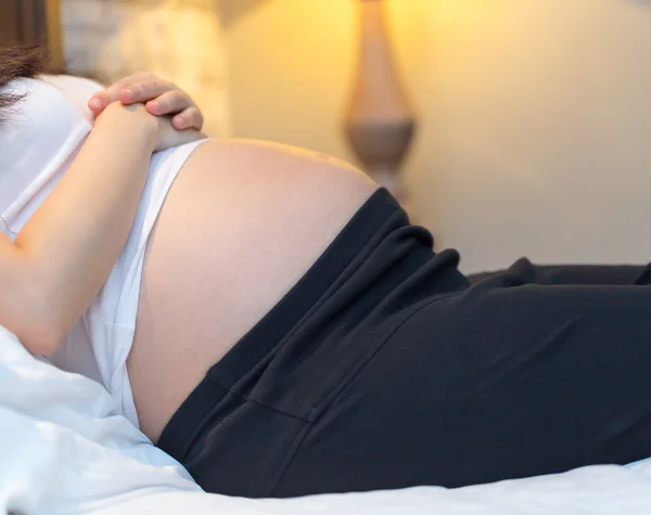 Pregnant women take a rest — Stock Photo, Image