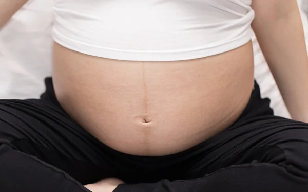 Karın hamile kadın odaklanmak