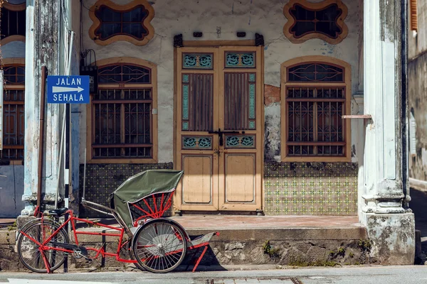Red Trishaw,street Jalan Sehala ,George Town — Stock Photo, Image