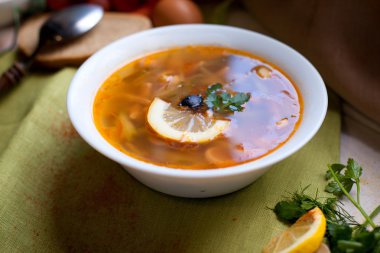 saltwort Rus çorbası et ile