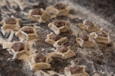 Tablodaki yıldız hamur tatlısı