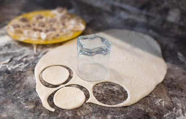 Tablodaki yıldız hamur tatlısı