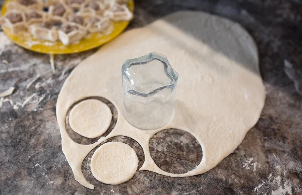 Tablodaki yıldız hamur tatlısı