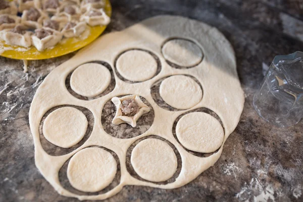 Tablodaki yıldız hamur tatlısı