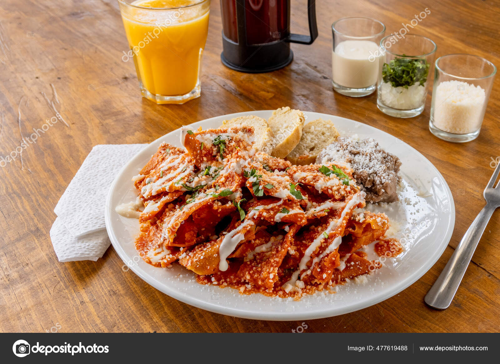 Stockfotos Chilaquiles Verdes Con Huevo Bilder Stockfotografie Chilaquiles Verdes Con Huevo Lizenzfreie Fotos Depositphotos