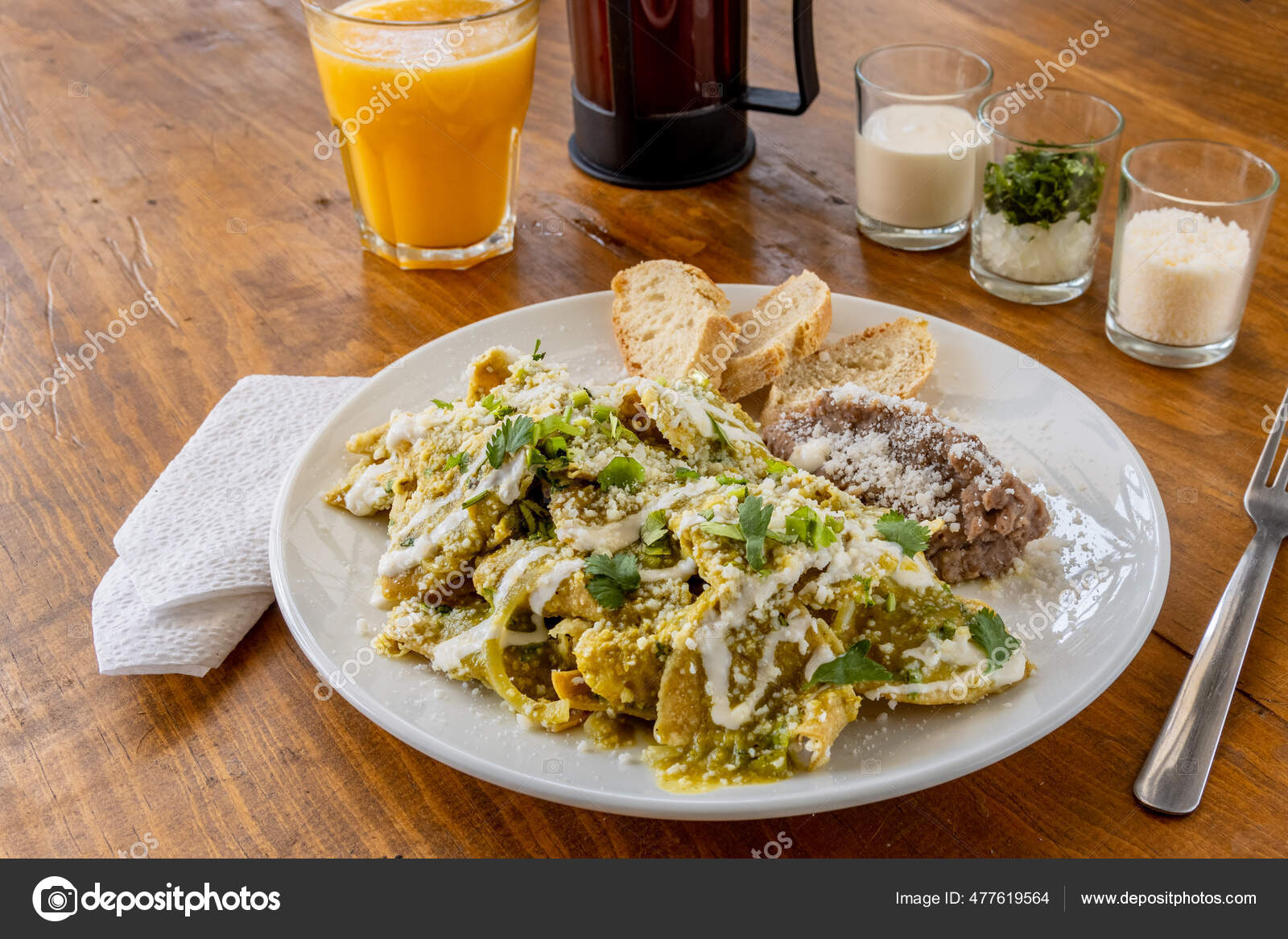 Stockfotos Chilaquiles Verdes Con Huevo Bilder Stockfotografie Chilaquiles Verdes Con Huevo Lizenzfreie Fotos Depositphotos