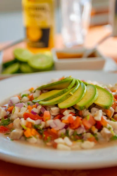 Awokado Ceviche Tostada Owoce Morza Zbliżenie — Zdjęcie stockowe