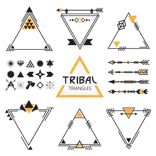 Triangles vides tribaux étiquettes, flèches, éléments web, signes et symboles ensemble — Image vectorielle