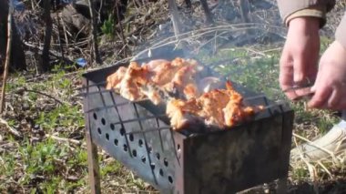 Izgarada pişmiş et.