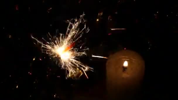 Ρουστίκ σόμπα με μια πυρκαγιά — Αρχείο Βίντεο