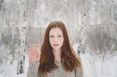 Zencefil kız kış orman