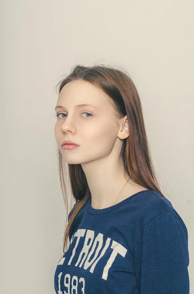 Schöne Mädchen im Studio Teenager — Stockfoto