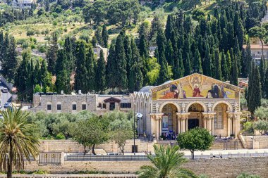 Kudüs, İsrail - 18 Nisan 2021: İsrail 'in Olive Dağı' ndaki Tüm Uluslar Kilisesi.