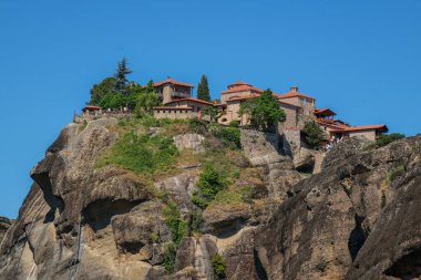 Meteora, Yunanistan - 03 Mayıs 2024: Yunanistan 'daki Meteora Manastırı Dağ Manastırı.