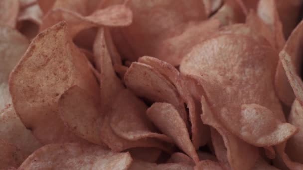 Krispig Och Smaksatt Potatis Chips Snack Konsistens Bakgrund Ovanifrån — Stockvideo