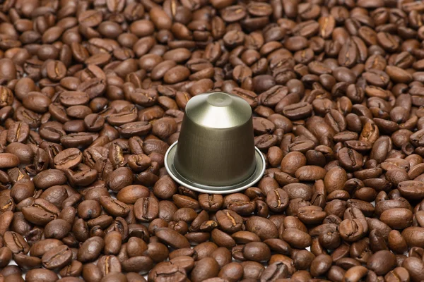 Seme di caffè con capsula — Foto Stock