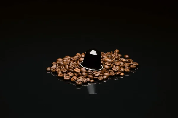 Tazza di caffè di fagiolo con capsula — Foto Stock