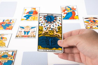 tarot beraberlik: ay