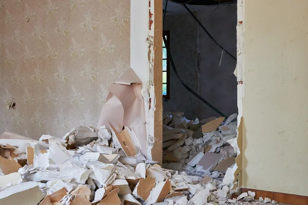 Home demolition debris — Stock Photo, Image