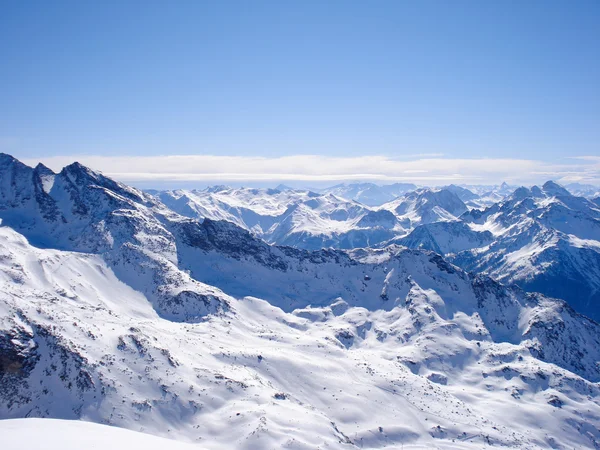 雪下的群山景色 — 图库照片