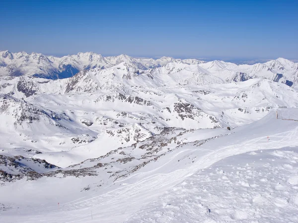 Paisagem de Montanhas sob neve — Fotografia de Stock