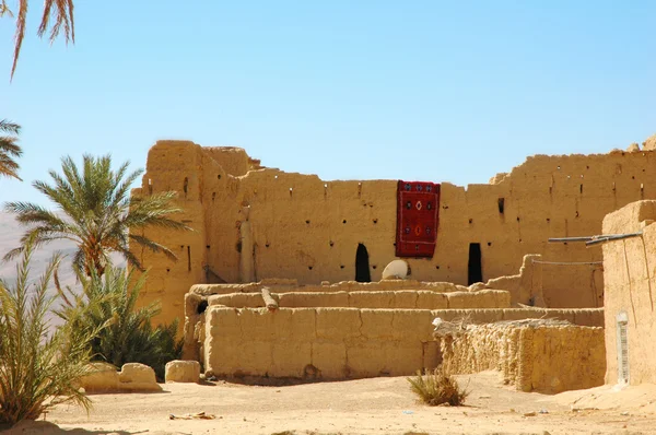 Casa no deserto — Fotografia de Stock