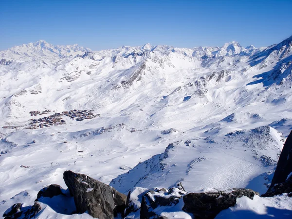 Paisagem de Montanhas sob neve — Fotografia de Stock