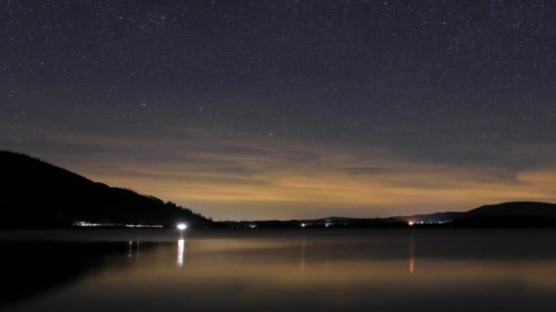 Timelapse Las Estrellas Las Nubes Sobre Lago Bassenthwaite — Vídeos de Stock