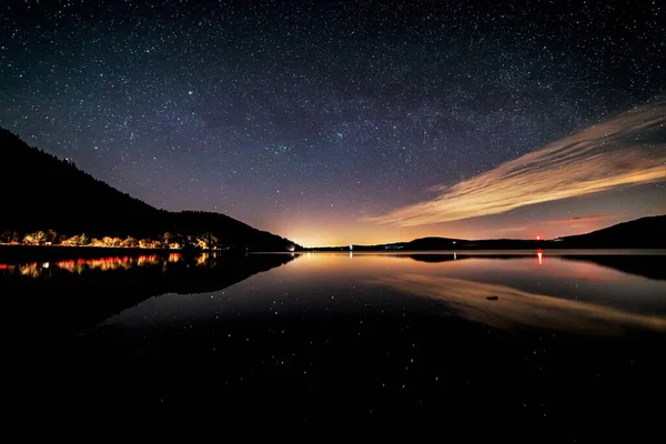 Bassenthwaite Üzerinde Ngiliz Göl Bölgesi Nin Gece Gökyüzü Manzarası - Stok İmaj