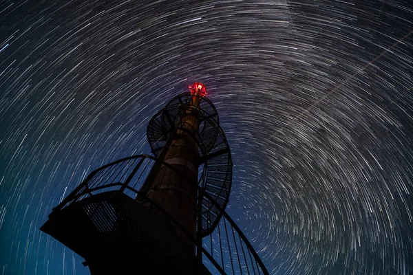 Aussichtsturm Wolfsberg Auf Einer Langen Wiese — Stockfoto