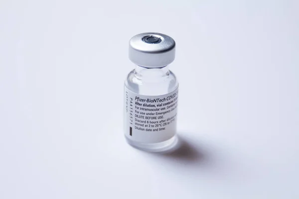 España Enero 2021 Primer Plano Una Ampolla Vacía Vacuna Pfizer — Foto de Stock