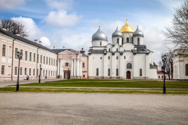 Velikiy Novgorod. - Rusya. 25 Nisan 2021. Novgorod Kremlin 'deki Aziz Sophia Katedrali.