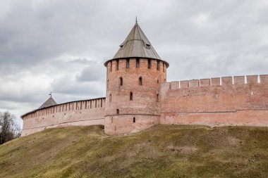 Novgorod Detinets. Eski Novgorod Kremlin. UNESCO listesine bir mimari eser de dahil edildi. Metropolitan Kulesi. Veliky Novgorod.