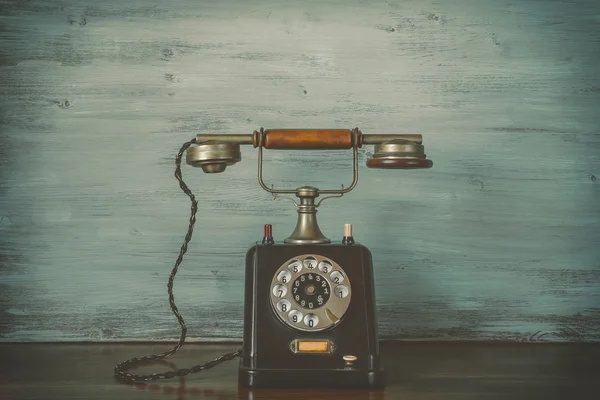 eski siyah telefon