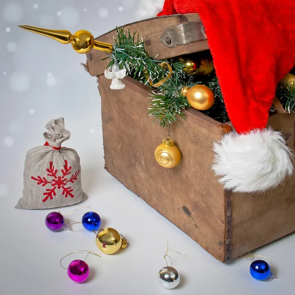 Old chest with Christmas tree — Stock Photo, Image