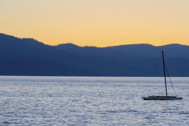 Lake Tahoe yaz akşamları 