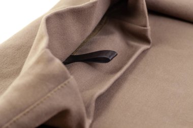 makro yeşil kumaş yakalı, siyah ipek kurdeleli.