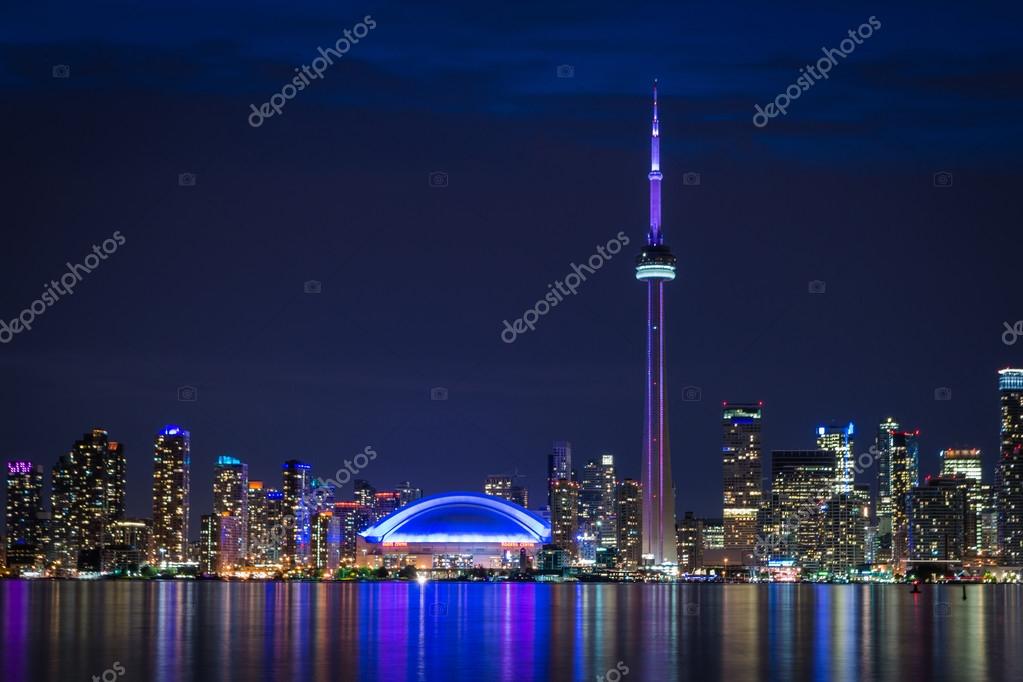 Toronto skyline at night – Stock Editorial Photo © mike_green #78061340