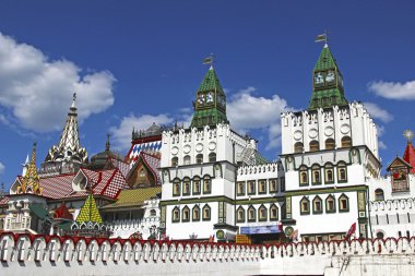 Güneşli bir günde Moskova'da Izmailovskiy Kremlin