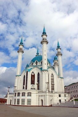 Bir arka plan bulutlu gökyüzü Kazan Kul Şerif Camii