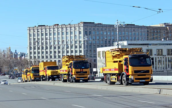 Автомобили скорой помощи муниципальных служб Москвы — стоковое фото