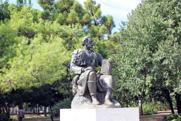 Denkmal der petar ii petrovic njegos in Podgorica, — Stockfoto